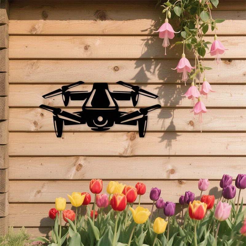 ドローンのシルエットメタルウォールアート、モダンな航空機ブラ - Tech Office Wall Decor のレビューと価格